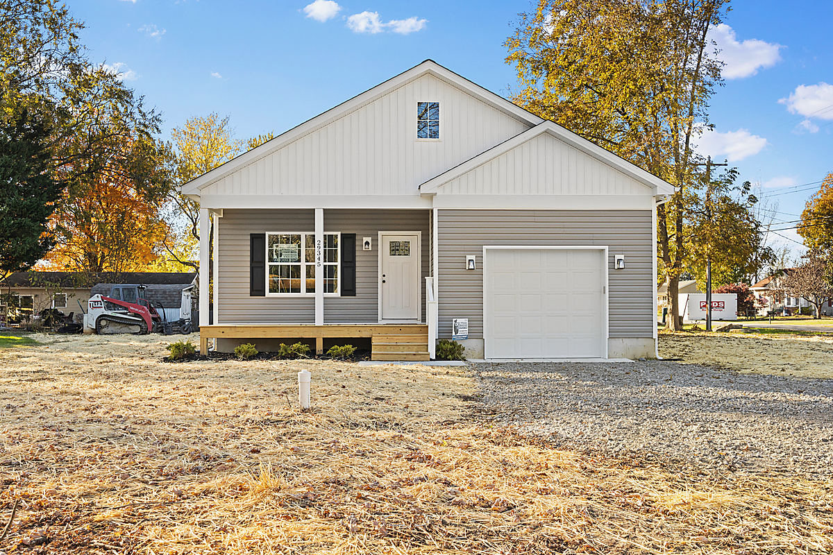 A custom home in Trappe: the new home from the side