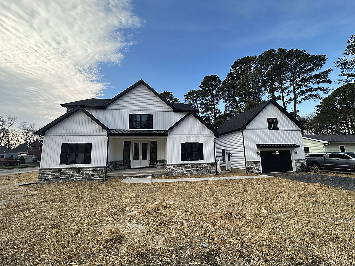 A modern farmhouse in St. Michaels: the farmhouse from the drive
